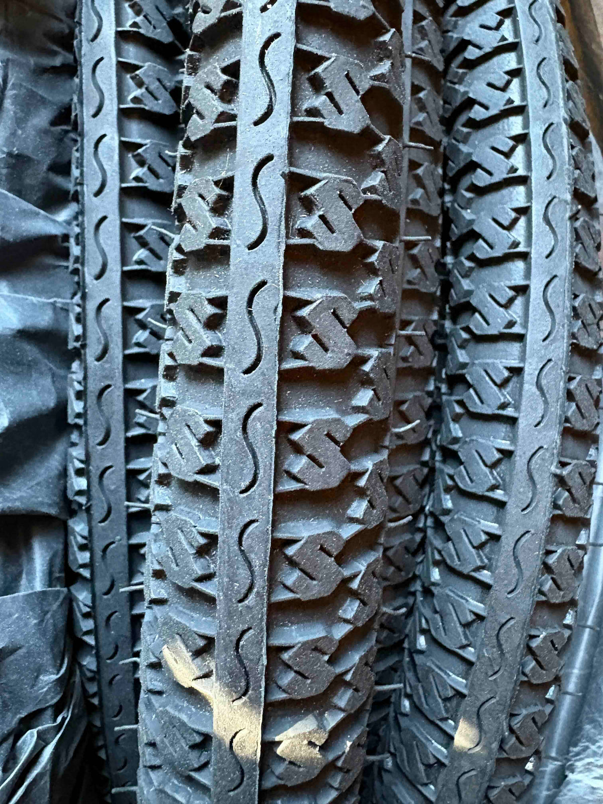 INNOVA IA-2008 Bicycle Tire – 24X1.75