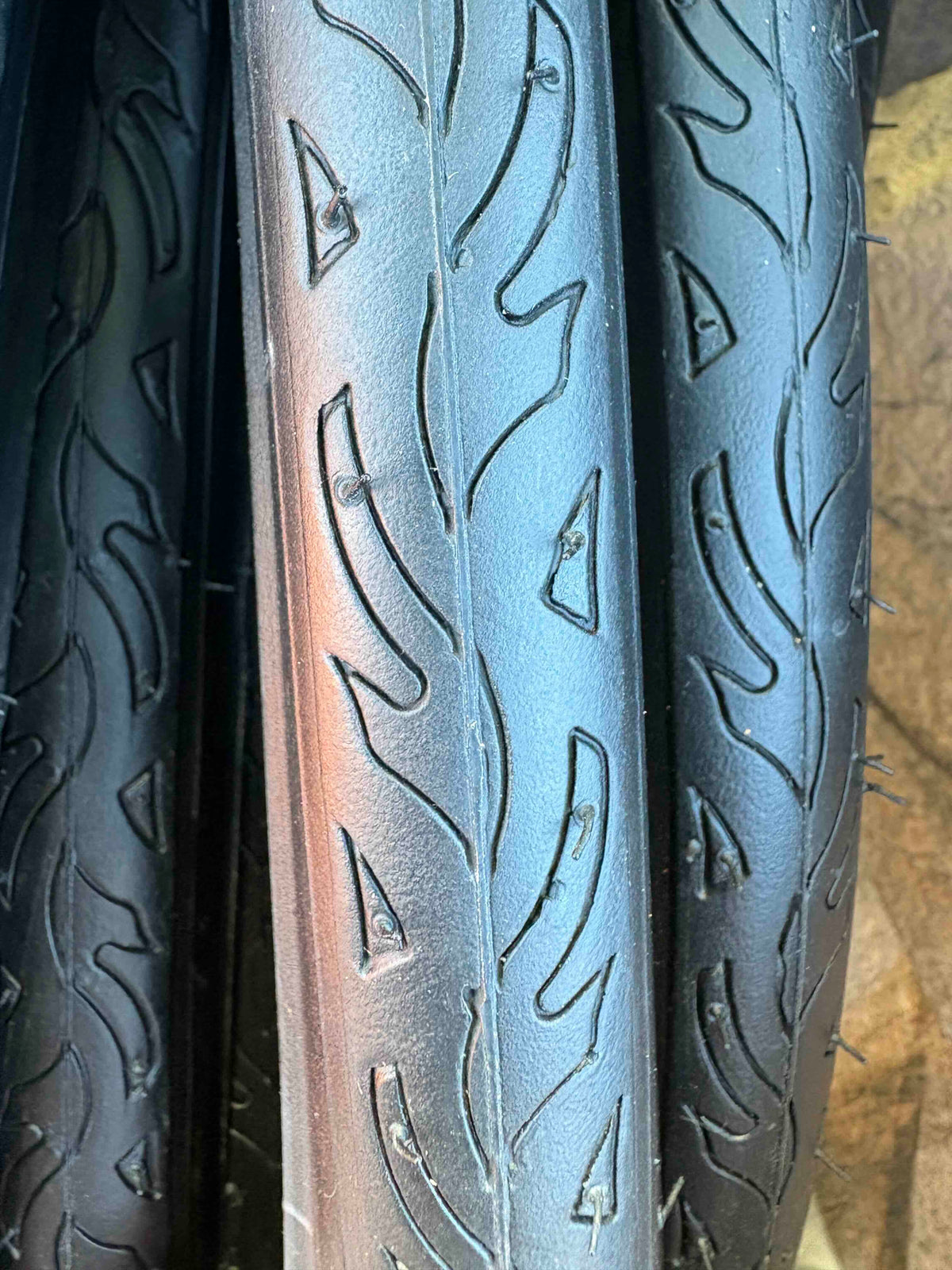 INNOVA IA-2304 (E) Bicycle Tire – 700X25C
