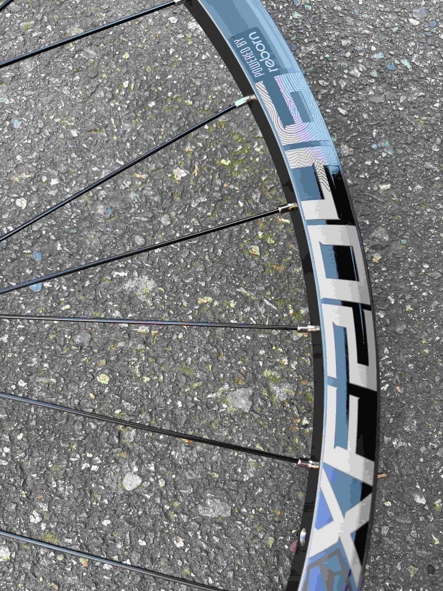 XF 2046 Prix de vente suggéré: 399,99 $